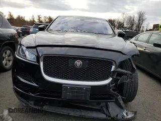 2020 Jaguar F-Pace 25t Prestige with VIN SADCK2FX0LA647878, listed as a Copart auction lot 81964404 with 46,720 mi miles and Salvage title. Bid and sale history available at DreamBid. Image 5.
