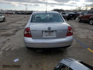 2003 Volkswagen Passat GLX with VIN WVWTH63B63P283411, listed as a Copart auction lot 82626274 with 173,413 mi miles and Salvage Title. Bid and sale history available at carsss.com. Image 6.