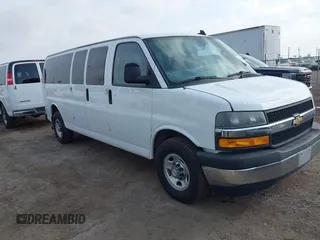 2020 Chevrolet Express Passenger LT z VIN 1GAZGPFG8L1209896, wystawiony jako IAAI lot #41509992 z przebiegiem 240 207 mil mil oraz . Historia ofert i sprzedaży dostępna na DreamBid. Obrazek 1.