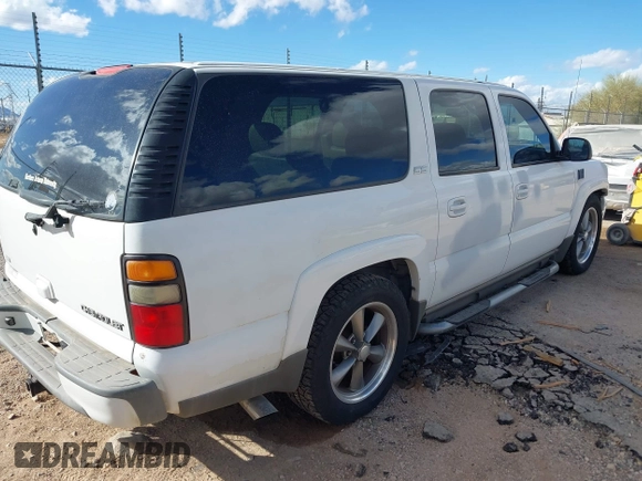 2002 Chevrolet Suburban Z71 with VIN 3GNFK16Z82G296620, listed as a IAAI auction lot 41572570 with 332,095 mi miles. Bid and sale history available at carsss.com. Image 4.