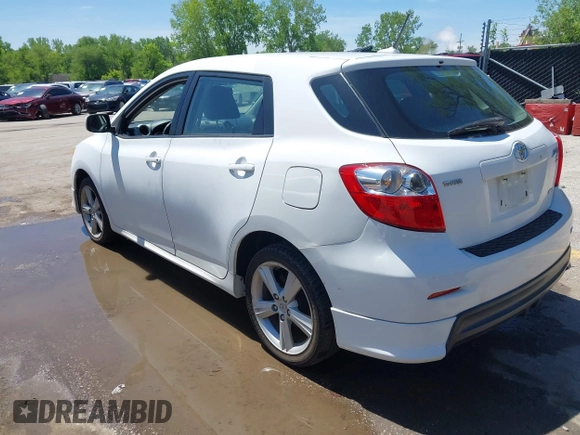 2009 Toyota Matrix S z VIN 2T1LE40E09C009673, wystawiony jako IAAI lot #42157031 z przebiegiem 185 656 mil mil oraz . Historia ofert i sprzedaży dostępna na DreamBid. Obrazek 3.