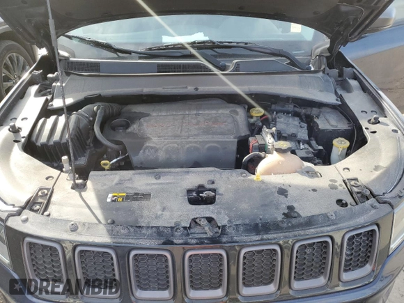 2018 Jeep Compass Trailhawk with VIN 3C4NJDDB4JT373701, listed as a Copart auction lot 87695675 with 90,005 mi miles and Clean Title. Bid and sale history available at carsss.com. Image 12.