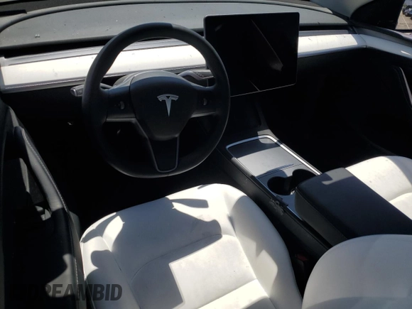 2024 Tesla Model Y z VIN 7SAYGDED7RF056570, wystawiony jako Copart lot #55097125 z przebiegiem 17 019 mil mil oraz Szkoda całkowita • Salvage title. Historia ofert i sprzedaży dostępna na DreamBid. Obrazek 8.