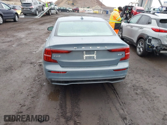 2024 Volvo S60 Plus Dark Theme with VIN 7JRL12TL5RG289457, listed as a IAAI auction lot 41657372 with 1,640 mi miles and . Bid and sale history available at DreamBid. Image 16.