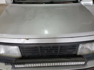 1990 Geo Tracker z VIN 2CNBJ18UXL6218795, wystawiony jako Copart lot #53083615 z przebiegiem 83 413 mil mil oraz Szkody całkowita. Historia ofert i sprzedaży dostępna na DreamBid. Obrazek 12.