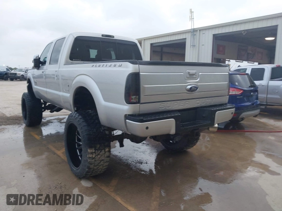 2016 Ford F-250 Lariat z VIN 1FT7W2BT5GEA80683, wystawiony jako IAAI lot #42324423 z przebiegiem 114 034 mil mil oraz . Historia ofert i sprzedaży dostępna na DreamBid. Obrazek 3.