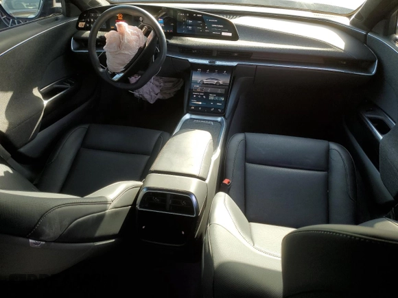 2023 Lucid Air Pure z VIN 50EA1PFA7PA007912, wystawiony jako Copart lot #51838045 z przebiegiem 16 661 mil mil oraz Szkody całkowita. Historia ofert i sprzedaży dostępna na DreamBid. Obrazek 8.