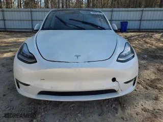 2022 Tesla Model Y Long Range with VIN 7SAYGDEE9NA018421, listed as a Copart auction lot 46869185 with 34,632 mi miles and Salvage Title. Bid and sale history available at carsss.com. Image 12.