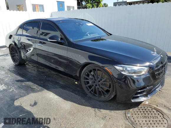 2022 Mercedes-Benz S 580 z VIN W1K6G7GB6NA144200, wystawiony jako Copart lot #48223505 z przebiegiem 29 488 mil mil oraz Szkoda całkowita • Salvage title. Historia ofert i sprzedaży dostępna na DreamBid. Obrazek 4.