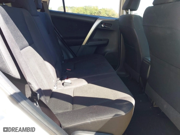 2015 Toyota RAV4 XLE with VIN JTMRFREV5FJ013327, listed as a IAAI auction lot 41811487 with 189,061 mi miles. Bid and sale history available at carsss.com. Image 8.