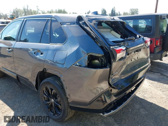 2022 Toyota RAV4 Hybrid SE z VIN 4T3T6RFV5NU101105, wystawiony jako IAAI lot #42666372 z przebiegiem 7 644 mil mil oraz . Historia ofert i sprzedaży dostępna na DreamBid. Obrazek 6.