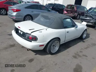 1992 Mazda MX-5 Miata with VIN JM1NA3513N0308521, listed as a IAAI auction lot 42225665 with 235,947 mi miles and . Bid and sale history available at DreamBid. Image 4.