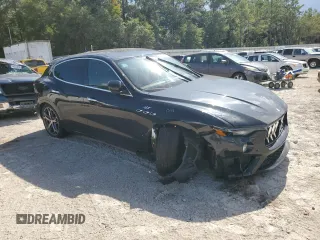 2022 Maserati Levante GT with VIN ZN661XUA9NX384716, listed as a Copart auction lot 69743654 with Not provided miles and Salvage title. Bid and sale history available at DreamBid. Image 4.