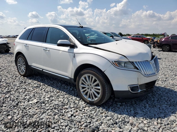 2011 Lincoln MKX z VIN 2LMDJ8JKXBBJ32276, wystawiony jako Copart lot #55921665 z przebiegiem 138 227 mil mil oraz Szkoda całkowita • Salvage title. Historia ofert i sprzedaży dostępna na DreamBid. Obrazek 4.