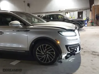 2019 Lincoln Nautilus Reserve with VIN 2LMPJ8LP4KBL25142, listed as a IAAI auction lot 41340444 with 105,757 mi miles. Bid and sale history available at carsss.com. Image 18.