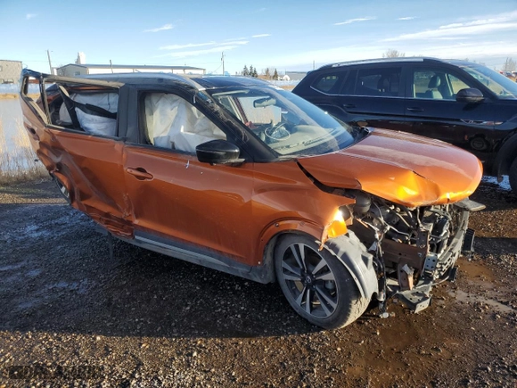 2020 Nissan Kicks SR with VIN 3N1CP5DV9LL558581, listed as a Copart auction lot 46482405 with 72,221 mi miles and Salvage Title. Bid and sale history available at carsss.com. Image 4.