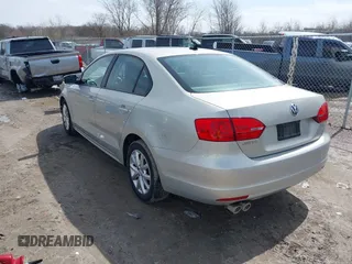 2011 Volkswagen Jetta Sedan SE w/Convenience & Sunroof PZEV with VIN 3VWDZ7AJXBM327932, listed as a IAAI auction lot 41950996 with 249,763 mi miles. Bid and sale history available at carsss.com. Image 3.