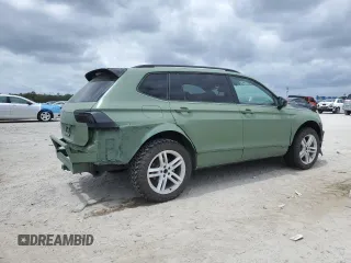 2018 Volkswagen Tiguan SEL z VIN 3VV3B7AX9JM024440, wystawiony jako Copart lot #54984015 z przebiegiem 108 727 mil mil oraz Tytuł czysty. Historia ofert i sprzedaży dostępna na DreamBid. Obrazek 3.