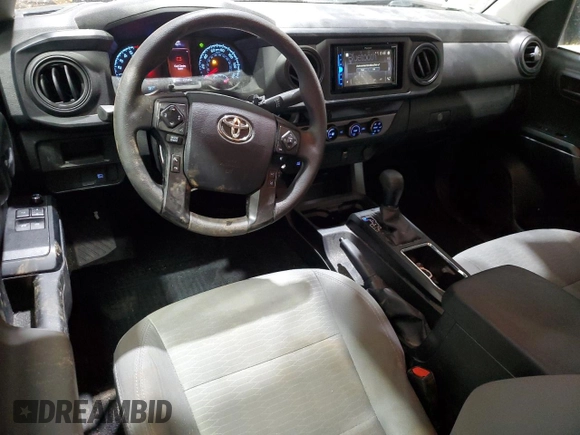 2018 Toyota Tacoma SR z VIN 5TFSX5EN7JX063465, wystawiony jako Copart lot #51912445 z przebiegiem 65 598 mil mil oraz Szkoda całkowita • Salvage title. Historia ofert i sprzedaży dostępna na DreamBid. Obrazek 8.