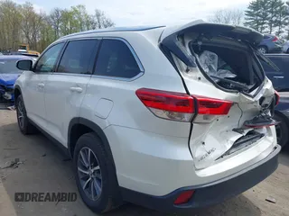 2019 Toyota Highlander SE z VIN 5TDJZRFH5KS594502, wystawiony jako IAAI lot #42118942 z przebiegiem 48 351 mil mil oraz . Historia ofert i sprzedaży dostępna na DreamBid. Obrazek 3.