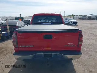 2003 Chevrolet Silverado 1500HD LS z VIN 1GCGK13U43F150515, wystawiony jako IAAI lot #42135449 z przebiegiem 171 015 mil mil oraz . Historia ofert i sprzedaży dostępna na DreamBid. Obrazek 16.