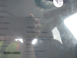 2024 Tesla Model Y Long Range with VIN 7SAYGDEE3RF152964, listed as a IAAI auction lot 40394843 with 3,393 mi miles. Bid and sale history available at carsss.com. Image 7.