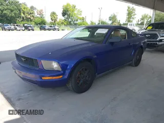 2005 Ford Mustang Deluxe with VIN 1ZVFT80N655176666, listed as a IAAI auction lot 42686893 with 218,881 mi miles and . Bid and sale history available at DreamBid. Image 2.