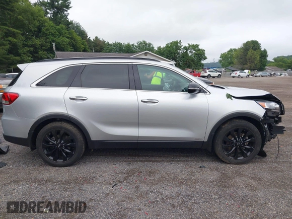 2019 Kia Sorento LX with VIN 5XYPGDA54KG588767, listed as a IAAI auction lot 42683621 with 90,395 mi miles and . Bid and sale history available at DreamBid. Image 14.