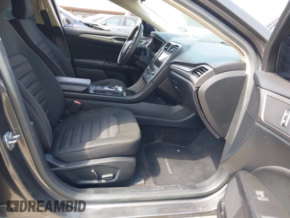 2018 Ford Fusion SE with VIN 3FA6P0HD8JR277127, listed as a IAAI auction lot 42040109 with 118,795 mi miles. Bid and sale history available at carsss.com. Image 5.
