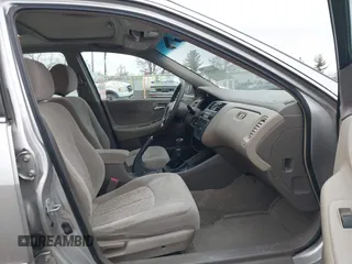 1998 Honda Accord EX z VIN 1HGCG5556WA207104, wystawiony jako IAAI lot #41444523 z przebiegiem 284 755 mil mil oraz . Historia ofert i sprzedaży dostępna na DreamBid. Obrazek 5.