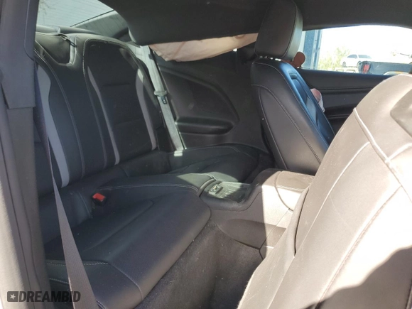 2018 Chevrolet Camaro 2LT with VIN 1G1FD1RS0J0130315, listed as a Copart auction lot 82207654 with 97,986 mi miles and Salvage Title. Bid and sale history available at carsss.com. Image 10.