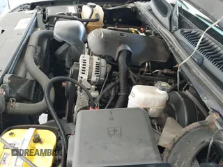 2005 Chevrolet Silverado 1500 Z71 с VIN 1GCEK19Z45Z195613, выставлен на аукционе IAAI как лот 43256919 с пробегом 173 618 миль миль и . История ставок и продаж доступна на DreamBid. Изображение 19.