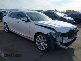 2018 Volvo S90 Inscription with VIN LVY992ML1JP034611, listed as a IAAI auction lot 41924064 with 75,098 mi miles. Bid and sale history available at carsss.com. Image 1.