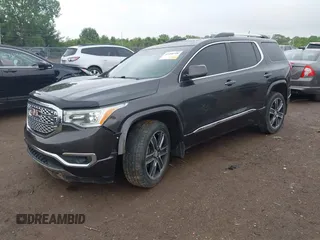 2017 GMC Acadia Denali z VIN 1GKKNXLS8HZ135349, wystawiony jako IAAI lot #42288358 z przebiegiem 130 093 mil mil oraz . Historia ofert i sprzedaży dostępna na DreamBid. Obrazek 2.