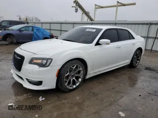 2018 Chrysler 300 with VIN 2C3CCABG5JH269665, listed as a Copart auction lot 43393925 with 84,397 mi miles and Salvage Title. Bid and sale history available at carsss.com. Image 1.