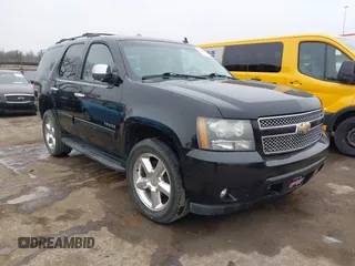 2011 Chevrolet Tahoe LT z VIN 1GNSKBE08BR285916, wystawiony jako IAAI lot #41489782 z przebiegiem 264 017 mil mil oraz . Historia ofert i sprzedaży dostępna na DreamBid. Obrazek 1.