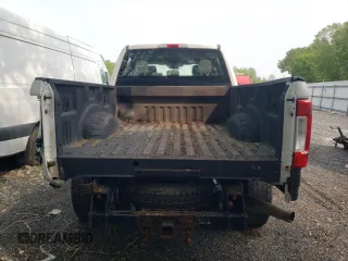 2017 Ford F-350 Platinum z VIN 1FT8W3B64HED38648, wystawiony jako Copart lot #57164235 z przebiegiem 82 440 mil mil oraz Szkoda całkowita • Salvage title. Historia ofert i sprzedaży dostępna na DreamBid. Obrazek 6.