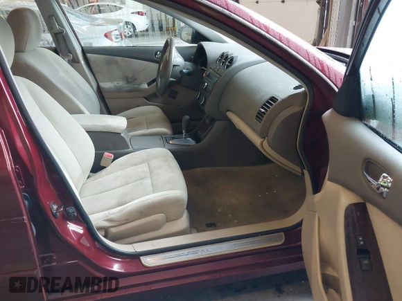 2010 Nissan Altima 3.5 SR with VIN 1N4BL2AP2AN480432, listed as a IAAI auction lot 40442252 with 163,512 mi miles. Bid and sale history available at carsss.com. Image 5.