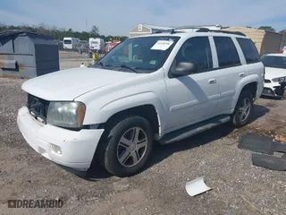 2007 Chevrolet TrailBlazer LS with VIN 1GNDS13S672121023, listed as a IAAI auction lot 41690986 with 270,000 mi miles. Bid and sale history available at carsss.com. Image 2.