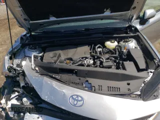 2025 Toyota Camry LE z VIN 4T1DBADK2SU525291, wystawiony jako Copart lot #54872725 z przebiegiem 5 855 mil mil oraz Szkoda całkowita • Salvage title. Historia ofert i sprzedaży dostępna na DreamBid. Obrazek 11.