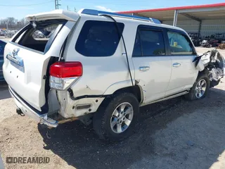 2011 Toyota 4Runner SR5 with VIN JTEZU5JR3B5021593, listed as a IAAI auction lot 41663008 with 290,112 mi miles. Bid and sale history available at carsss.com. Image 4.