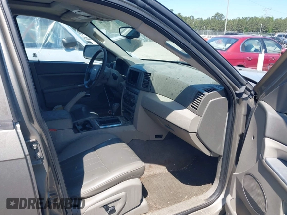 2005 Jeep Grand Cherokee Laredo with VIN 1J4HS48NX5C656582, listed as a IAAI auction lot 42079746 with Not Provided miles and . Bid and sale history available at DreamBid. Image 5.