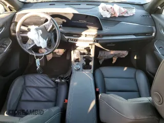 2024 Cadillac XT4 FWD Premium Luxury z VIN 1GYFZCR47RF126643, wystawiony jako Copart lot #80694964 z przebiegiem 24 583 mil mil oraz Czysty tytuł • Clean title. Historia ofert i sprzedaży dostępna na DreamBid. Obrazek 8.