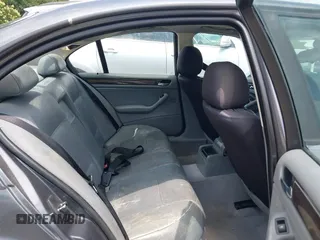 2001 BMW 3 Series 325i z VIN WBAAV33441FU95160, wystawiony jako IAAI lot #42333502 z przebiegiem 163 712 mil mil oraz . Historia ofert i sprzedaży dostępna na DreamBid. Obrazek 8.