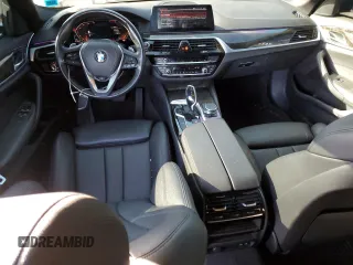 2020 BMW 5 Series 530i xDrive z VIN WBAJR7C01LCD80208, wystawiony jako Copart lot #48381955 z przebiegiem 39 677 mil mil oraz Szkoda całkowita • Salvage title. Historia ofert i sprzedaży dostępna na DreamBid. Obrazek 8.