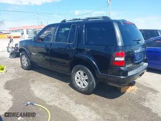 2008 Ford Explorer XLT with VIN 1FMEU73E78UA94422, listed as a IAAI auction lot 41888911 with 253,932 mi miles. Bid and sale history available at carsss.com. Image 3.