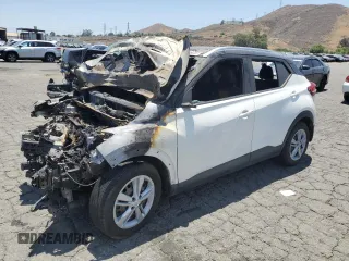 2018 Nissan Kicks SV with VIN 3N1CP5CU2JL542552, listed as a Copart auction lot 61201625 with Not provided miles and Salvage title. Bid and sale history available at DreamBid. Image 1.