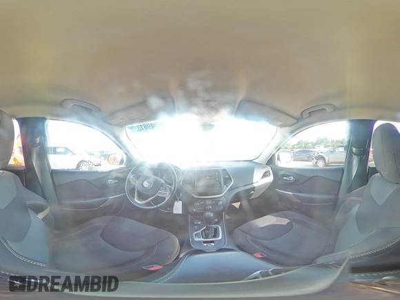 2017 Jeep Cherokee Latitude z VIN 1C4PJMCS6HW571419, wystawiony jako Copart lot #62496135 z przebiegiem 150 691 mil mil oraz Szkoda całkowita • Salvage title. Historia ofert i sprzedaży dostępna na DreamBid. Obrazek 14.
