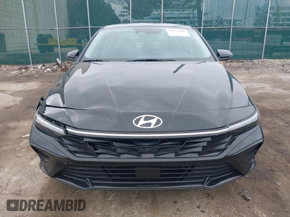 2025 Hyundai Elantra Limited z VIN KMHLN4DJ1SU124424, wystawiony jako IAAI lot #42013638 z przebiegiem 2 713 mil mil oraz . Historia ofert i sprzedaży dostępna na DreamBid. Obrazek 12.