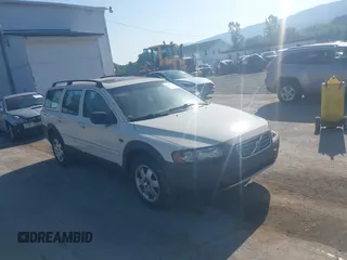 2001 Volvo V70 with VIN YV1SZ58D711043453, listed as a IAAI auction lot 42538391 with 143,032 mi miles and . Bid and sale history available at DreamBid. Image 1.